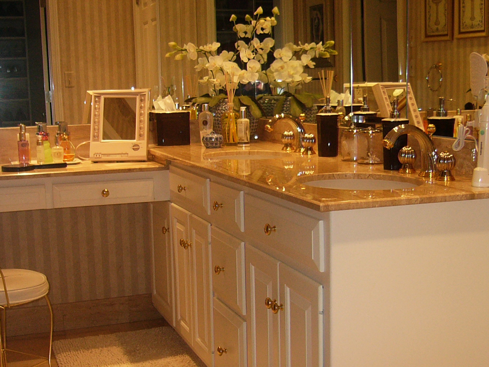 AFTER - Now a private master bath - since the Bath had two entries, eliminating one entry from the hallway made it possible to add a vanity.